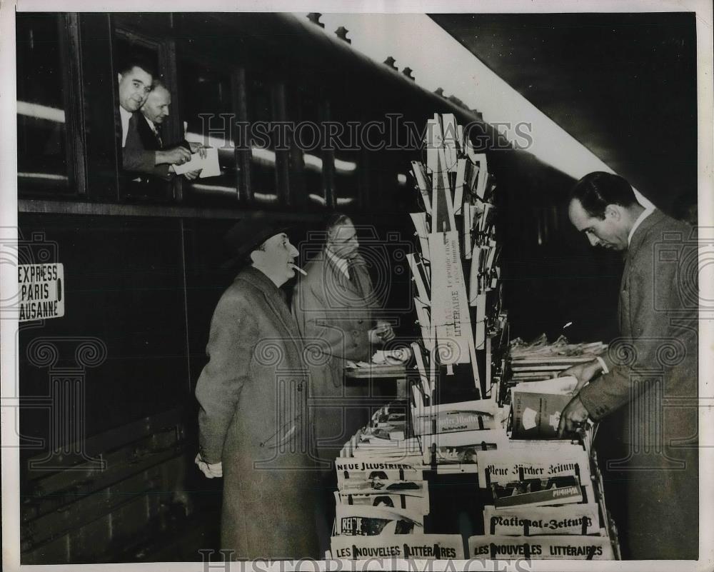 1951 Press Photo The famed train stops at a station in Venice - Historic Images