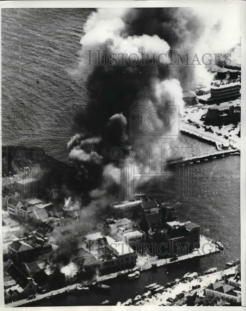 1969 Press Photo Fire from rioter in the City Pontoon Bridge in Chicago. - Historic Images