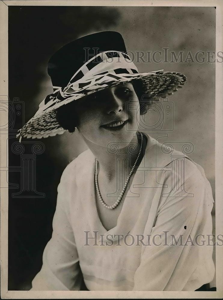 1919 Press Photo Smart Sailor Black velvet Novelty Ribbon - Historic Images