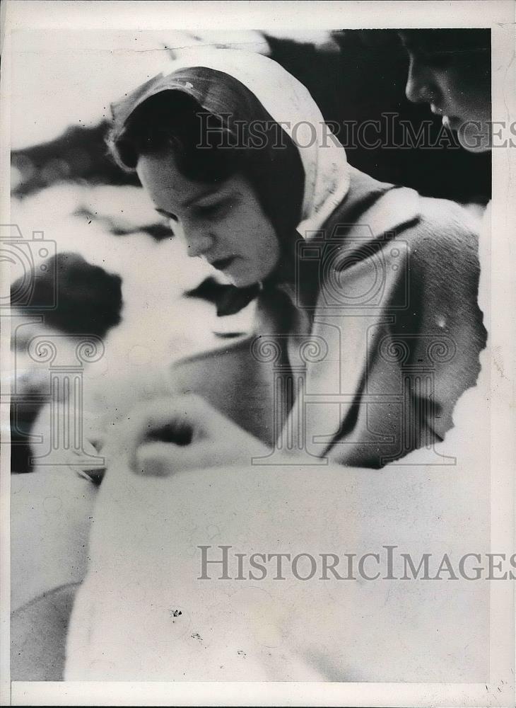 1937 Press Photo Toni Redfern, 100 Meter Title, A.A.U. Swim Meet, San Francisco - Historic Images