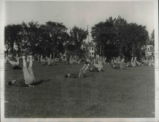 1932 Press Photo Dartmouth College football squad at practice - Historic Images