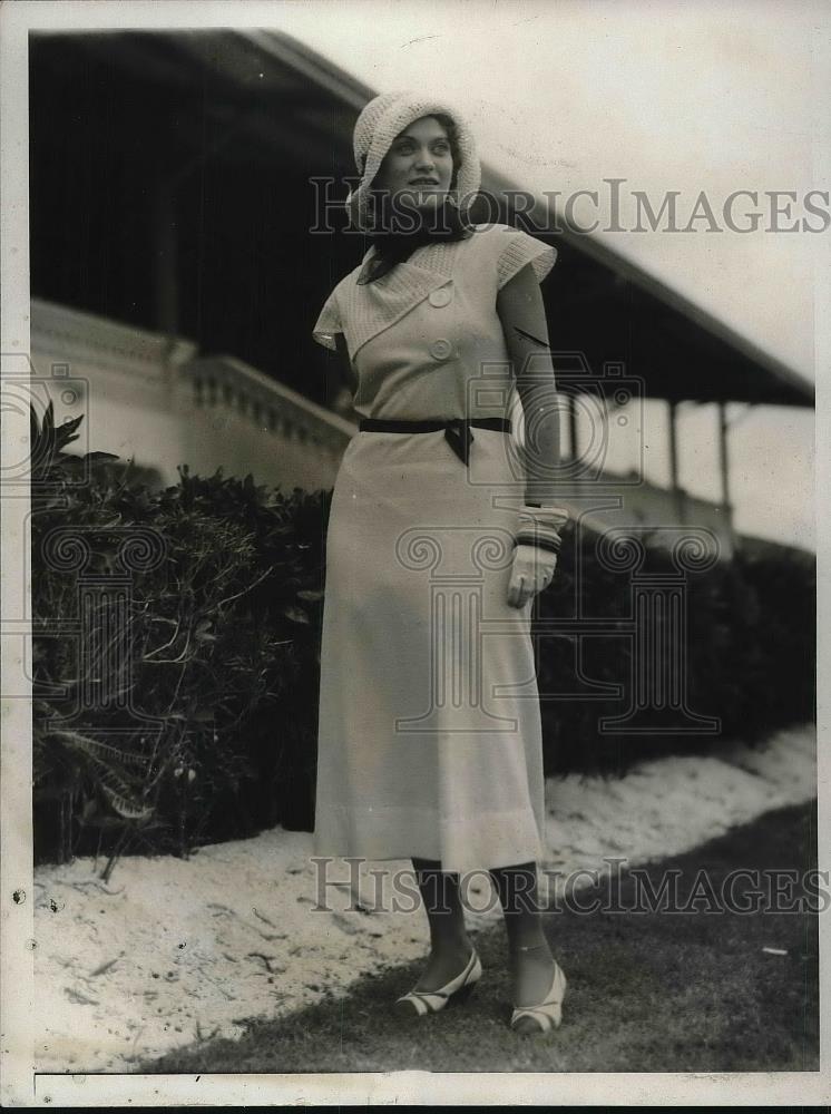 1931 Press Photo April Zipes, prominent illustrator & fashion artist of New York - Historic Images