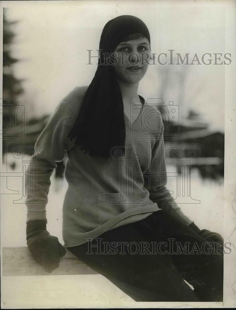 1927 Press Photo Miss Betty Ridgley at Winter fair in NY - Historic Images