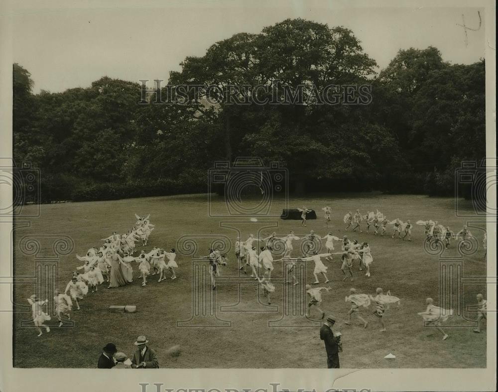 1930 Press Photo Historical pageant held at Warwick Castle in England - Historic Images
