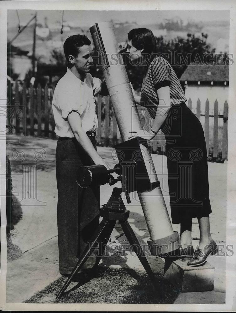 1934 Press Photo Arnold Oswald, champion amateur astronomer, &amp; sis Maxine - Historic Images