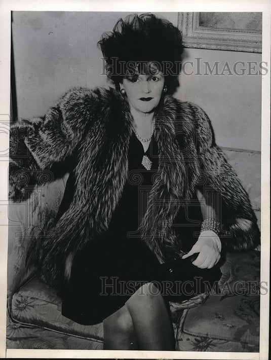 1945 Press Photo Mrs. Vilma Kempton Known To Cafe Society As "Lady Kempton" - Historic Images