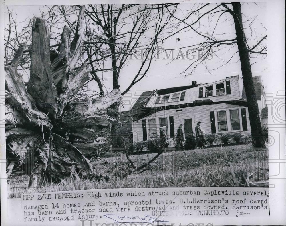 1956 Press Photo D. L. Harrison&#39;s roof caved in from high winds, Capleville, TN - Historic Images