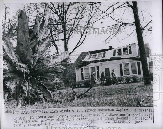 1956 Press Photo D. L. Harrison's roof caved in from high winds, Capleville, TN - Historic Images