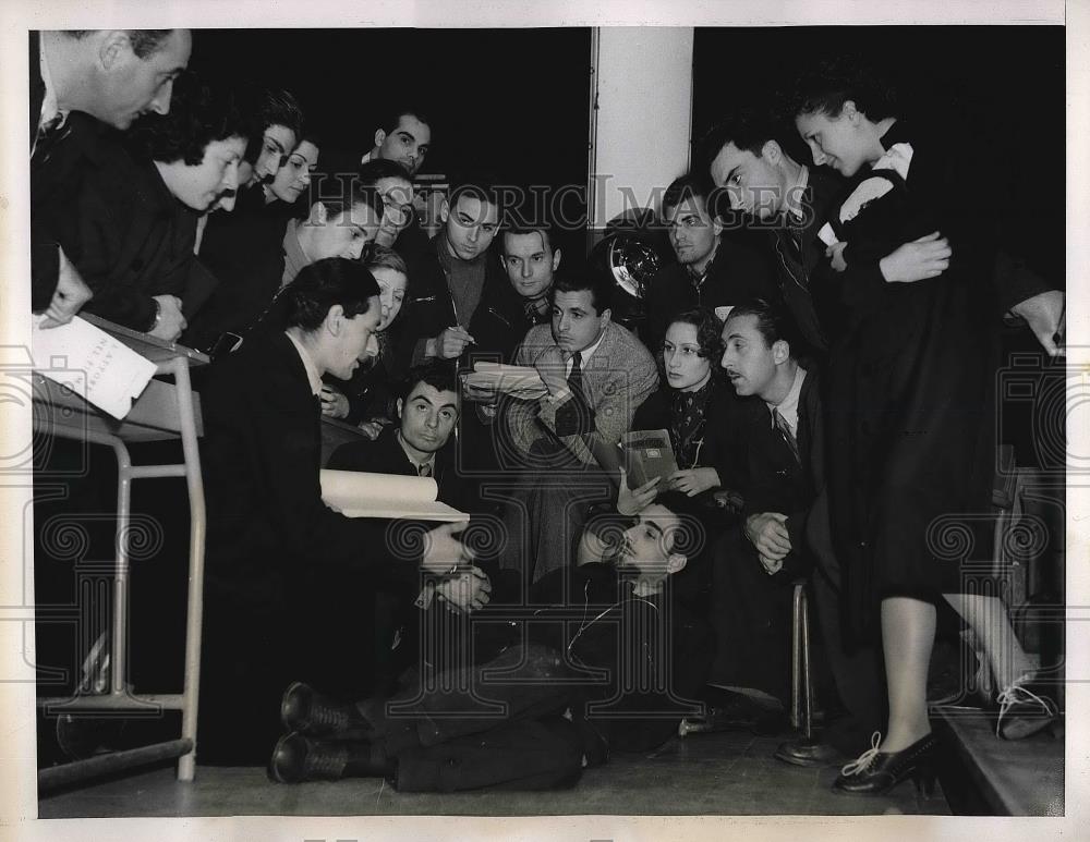 1939 Press Photo Elena Zareschi, Students at Italian Movie School, Directing - Historic Images