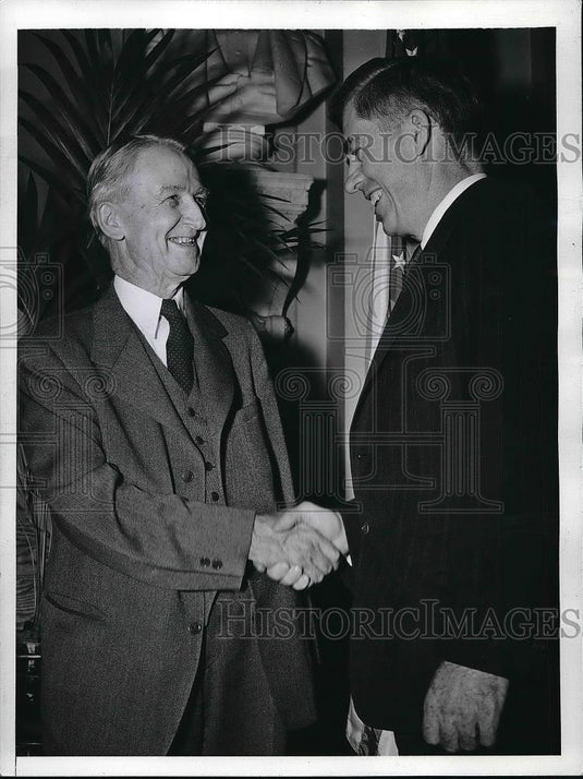1942 Press Photo Vice President Henry Wallace & Hugh Ike Shott In Washington - Historic Images