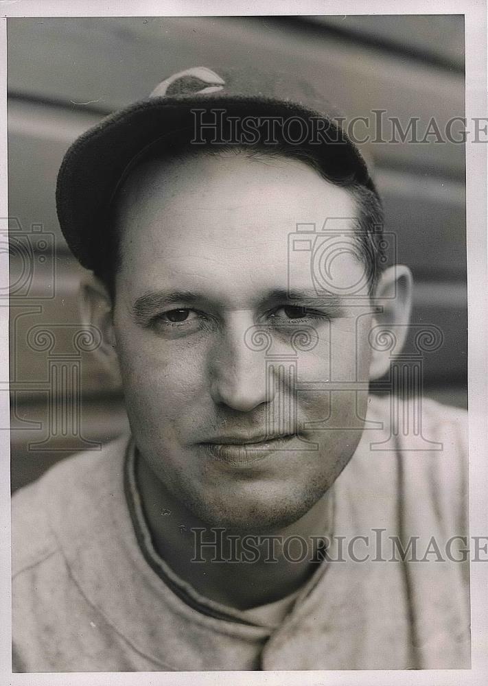 1936 Press Photo John Gill Rookie Outfielder Chicago Cubs Spring Training Game - Historic Images