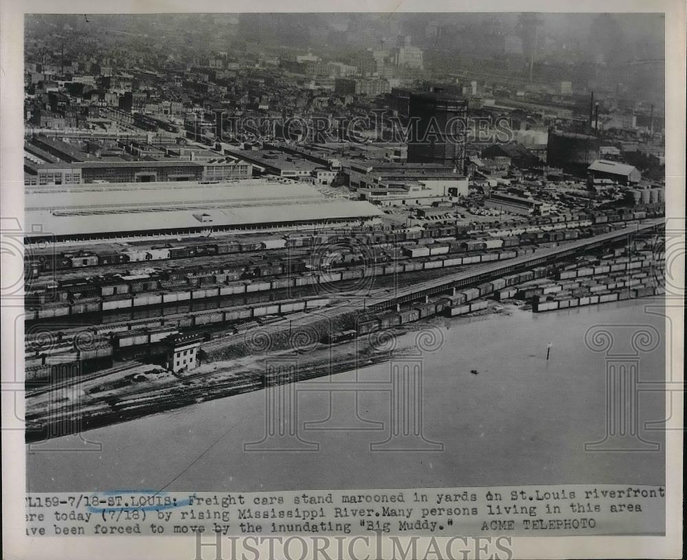 1951 Press Photo St. Louis Freight care Mississippi river flooding - neb12367 - Historic Images