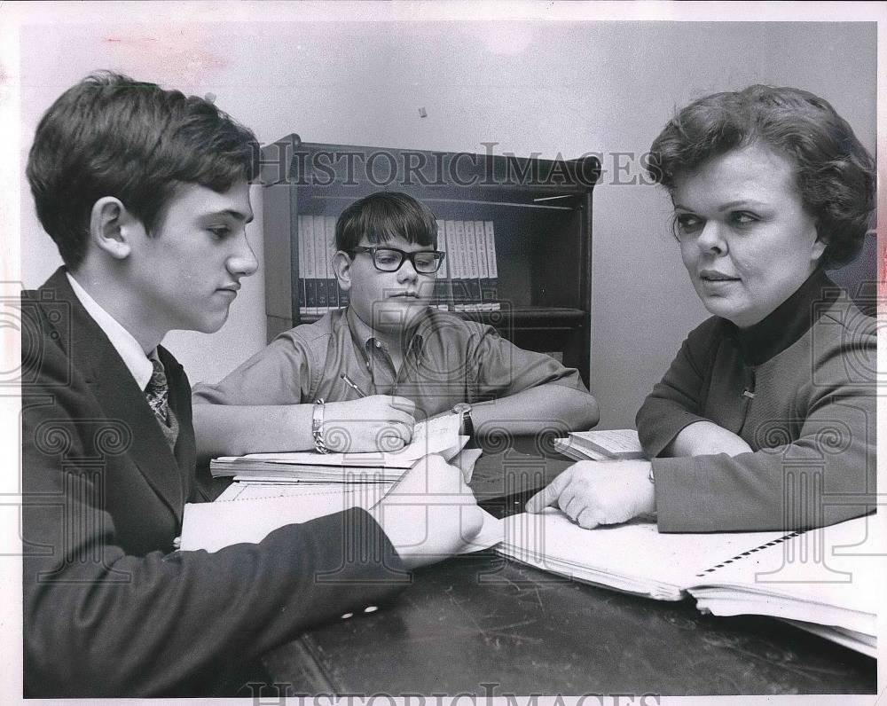 1968 Press Photo J. Balabrese, Chuck Fagley, Miss Joan Eaton, Music Theory Class - Historic Images