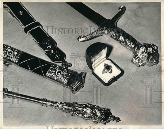 1969 Press Photo items with Prince Charles' Prince of Wales insignia investiture - Historic Images