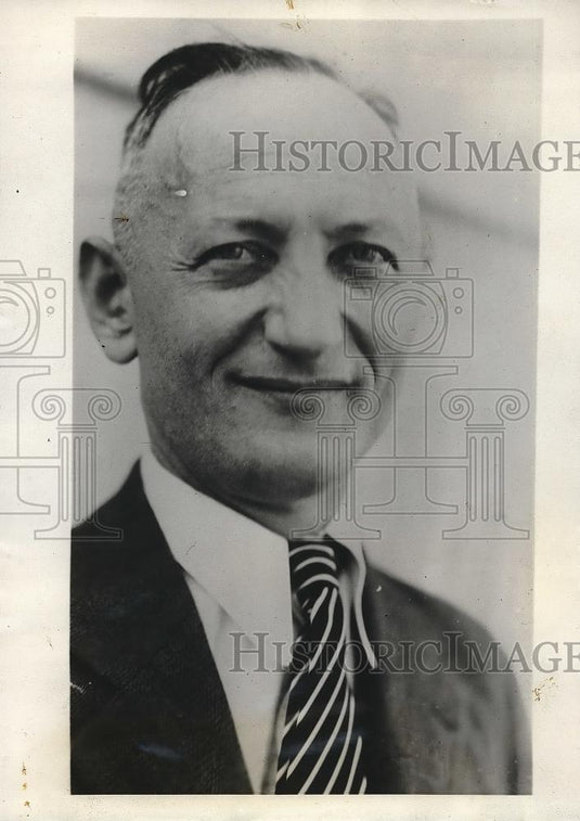 1931 Press Photo Oninick Zini Vowed columnist announces his candidacy for Mayor - Historic Images