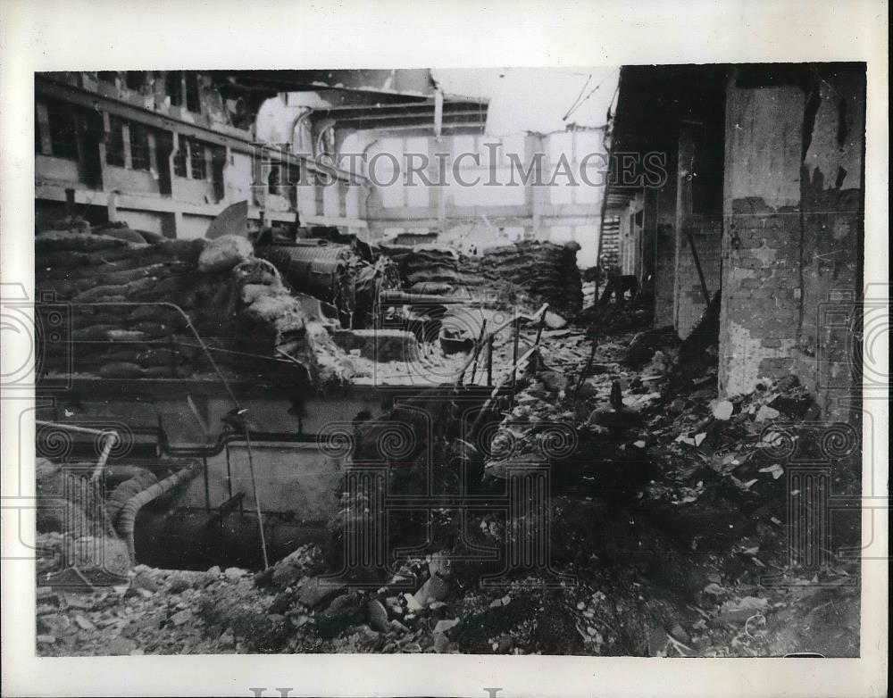 1943 Press Photo Bomb Wrecked interior of Tunis Power Station - Historic Images