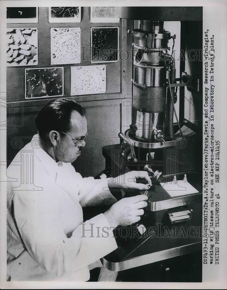 1936 Press Photo Dr. A.R. Taylor at Research Laboratory - Historic Images