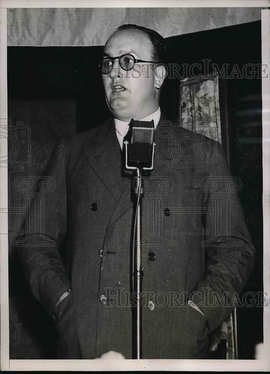 1935 Press Photo Leonard hall of Nassau County LI at meeting - Historic Images