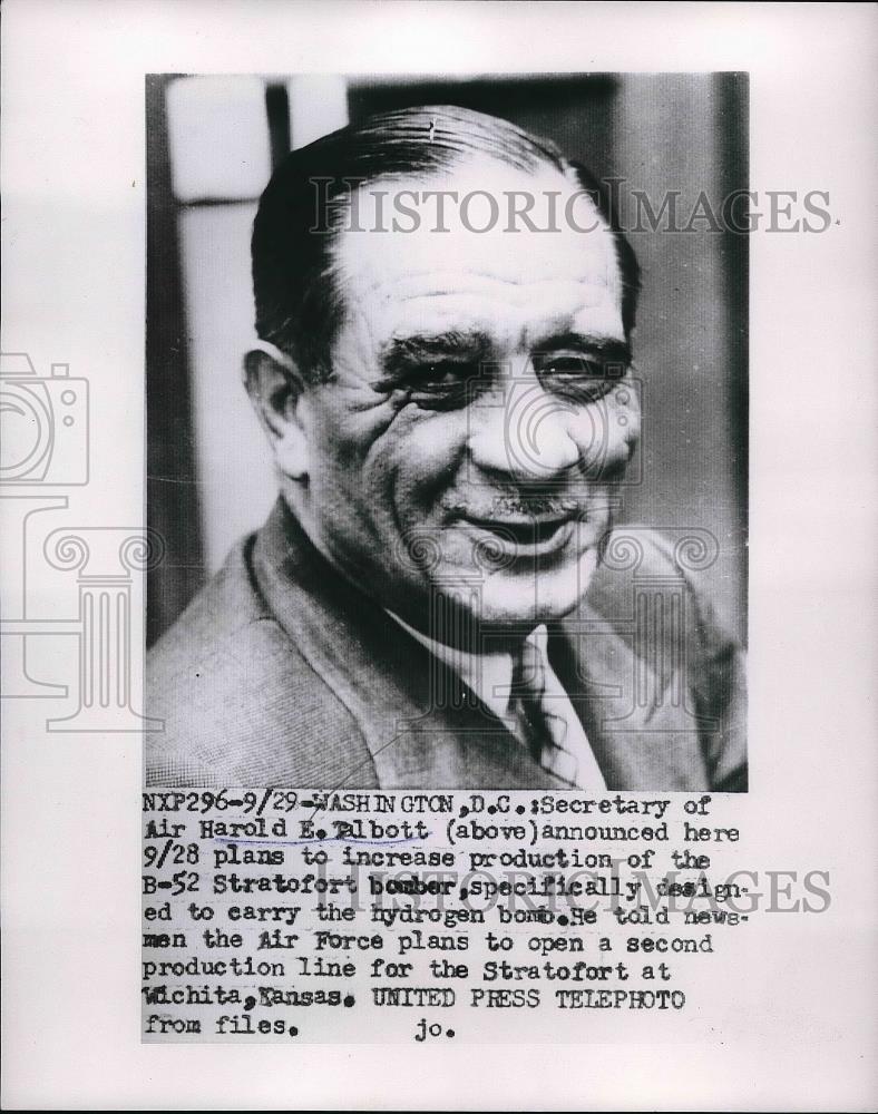 1953 Press Photo Secretary of Air Force Harold Talbott speaking on new plans - Historic Images