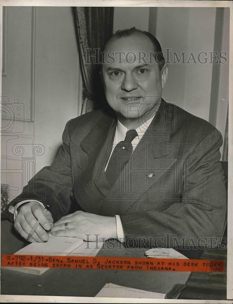 1944 Press Photo Sen. Samuel D. Jackson of Indiana at his Office Desk. - Historic Images