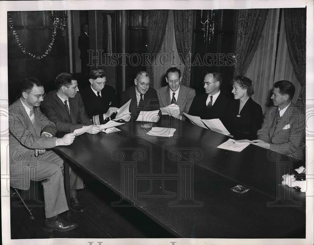 1951 Press Photo Dr. Howard Curtis, Dr. joe Howland, Rear Adm. Charles Behrens - Historic Images