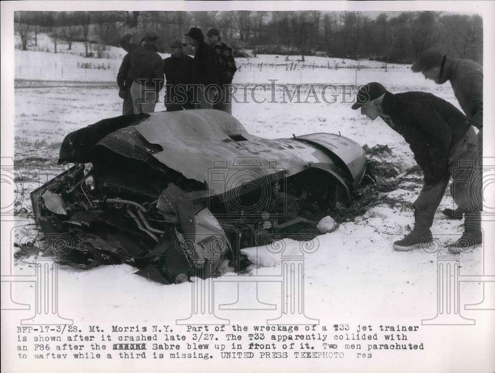 1956 Press Photo T33 Jet Trainer Wreckage in Mt. Morris, New York Inspection - Historic Images