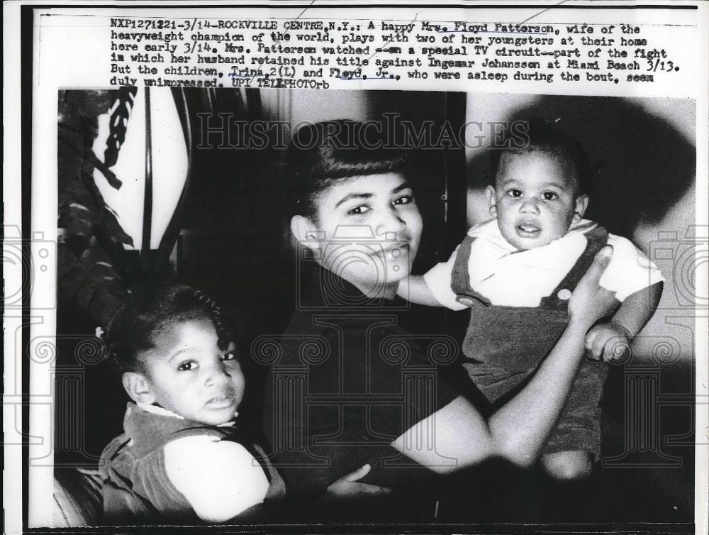 1961 Press Photo Mrs,Floyd Patterson wife of Heavyweight Champ. with her kids. - Historic Images