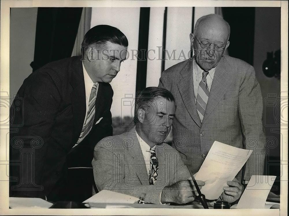 1938 Press Photo Agriculture Secretary Henry Wallace &amp; Holton V. Noyes - Historic Images