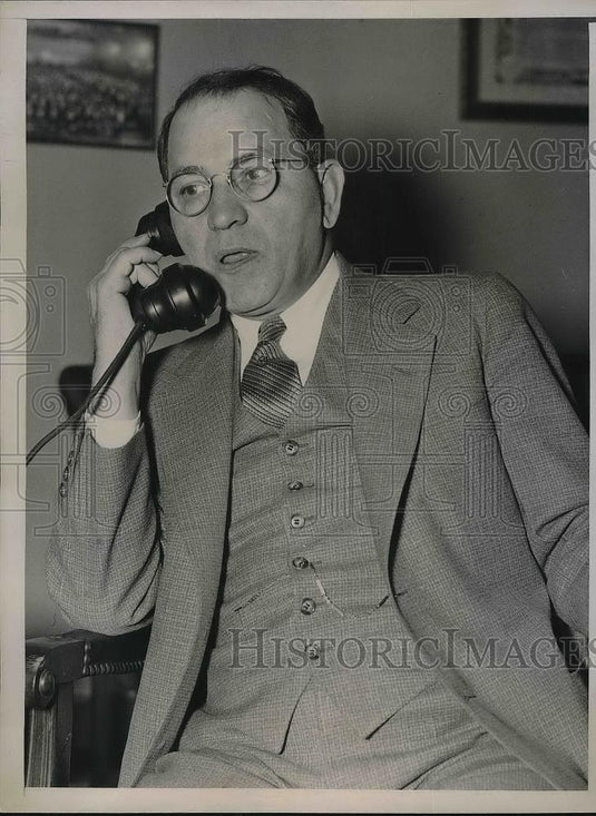 1936 Press Photo Max Zaritsky posing for photo - neb12275 - Historic Images