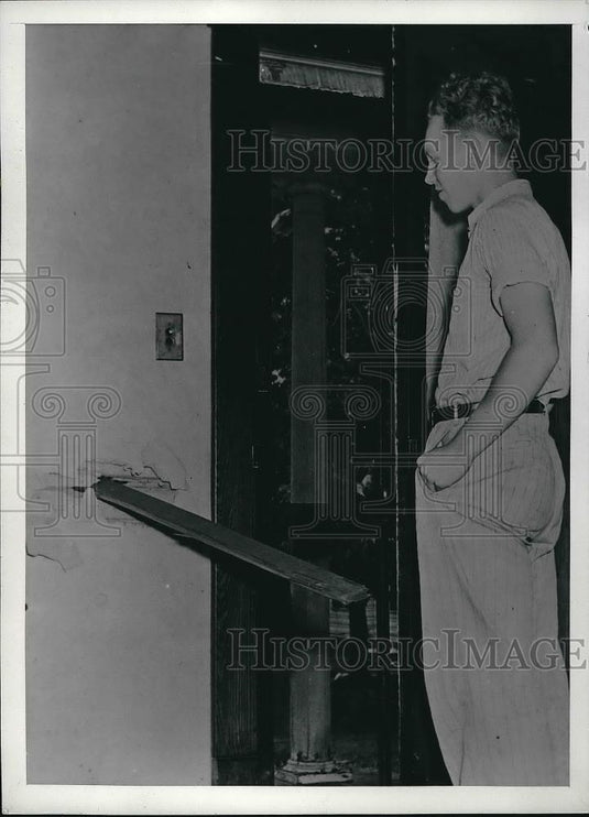 1941 Press Photo Wallace Baker Ottawa Kansas Tornado Damage - nea99320 - Historic Images