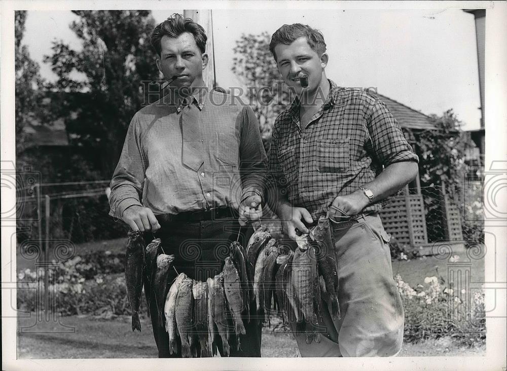 1938 Press Photo Walt &amp; Bob Seifert Show Limit Catch Of Small Mouth Bass - Historic Images
