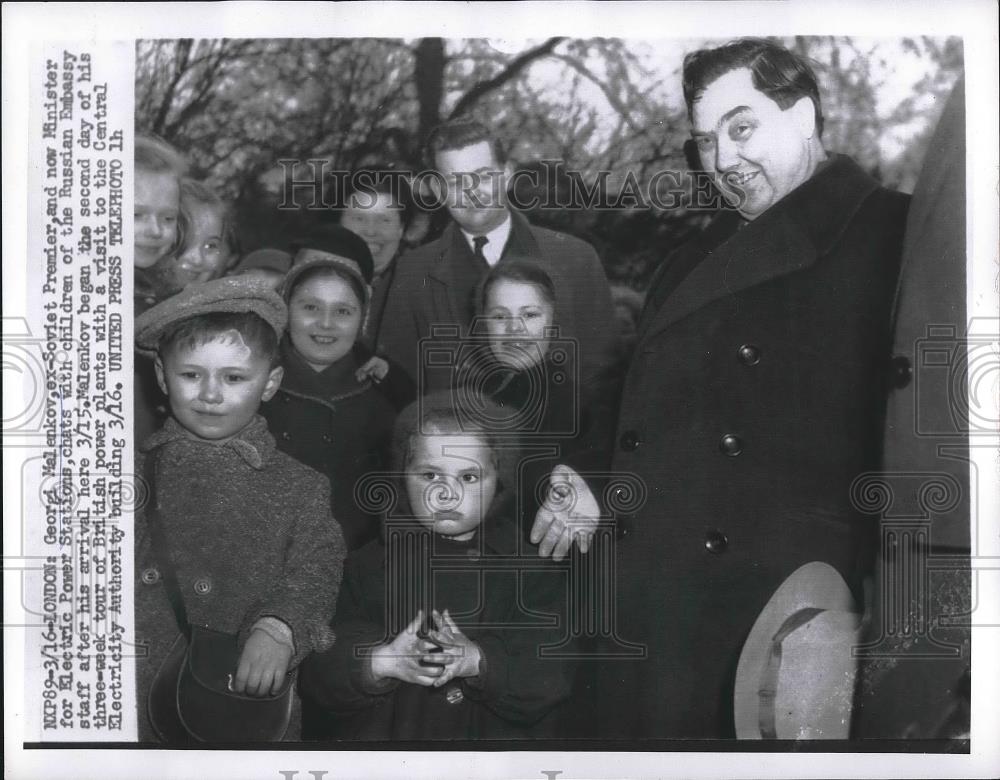 1956 Press Photo Ex Premier Georgi Malenkov with his children - neb17465 - Historic Images