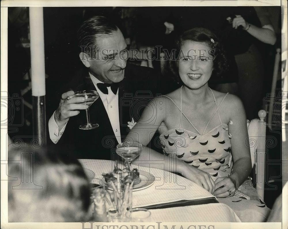 1937 Press Photo Socialites Harold Talbott And Mrs. Jay Carlisle At Resort - Historic Images