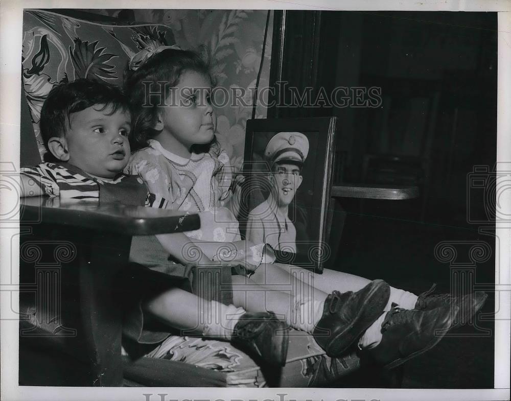 1950 Press Photo Samuel Freeman&#39;s kids awaiting news of their missing father - Historic Images