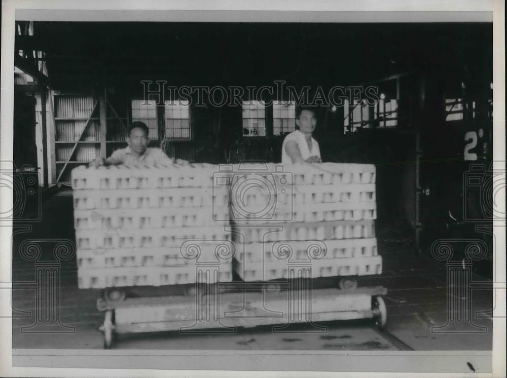1938 Press Photo Canned salmon ready to be loaded in cokking ovens - Historic Images
