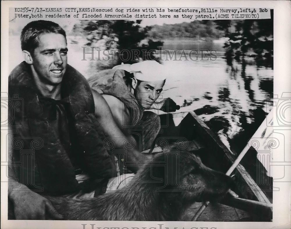 1951 Press Photo Kansas City, Ka Bill Murray, Bob Utter &amp; dog rescued from flood - Historic Images