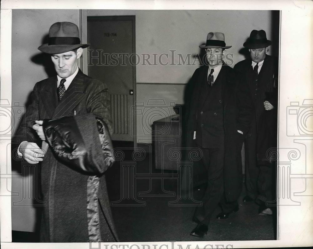 1942 Press Photo AFL Union&#39;s William Campbell, Fred Linser charged w/ extortion - Historic Images