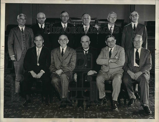 1933 Press Photo New members of Interstate Commerce Commission pose for photo - Historic Images