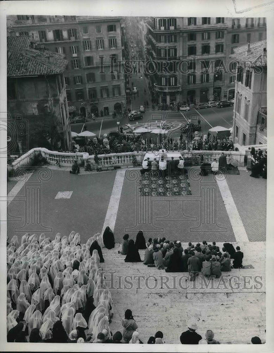 1958 Press Photo Crowd of people in the Spanish Steps in Rome - neb12209 - Historic Images