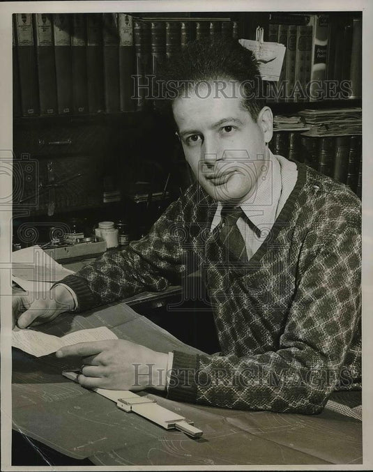 1948 Press Photo LKee D. Stern, granted pardon now student at Case Institute - Historic Images