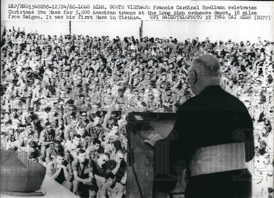 1966 Press Photo Cardinal Spellman Celebrate Christmas Mass with 5000 Troops - Historic Images