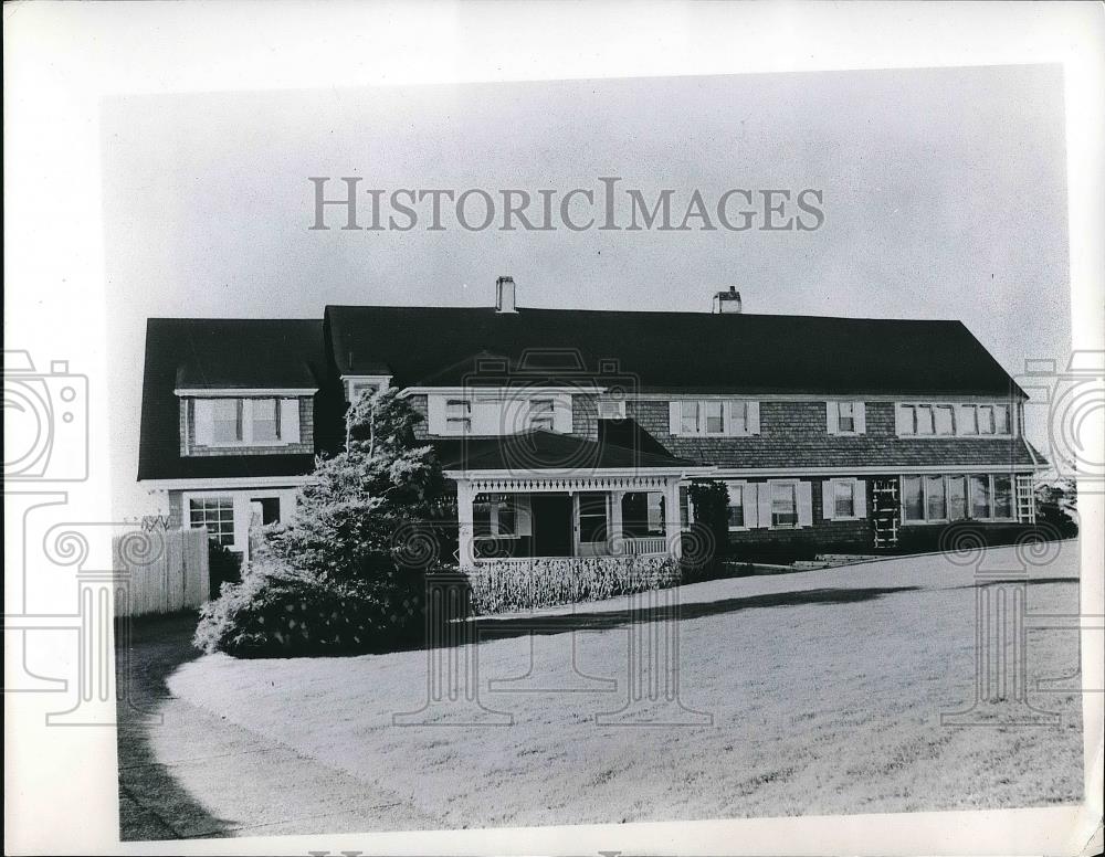 1962 Press Photo Morton Downey&#39;s summer home on Square Island - nea99136 - Historic Images