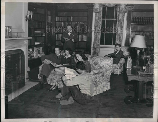 1946 Press Photo Mansion in Invington-hudson become home of Student and Veterans - Historic Images