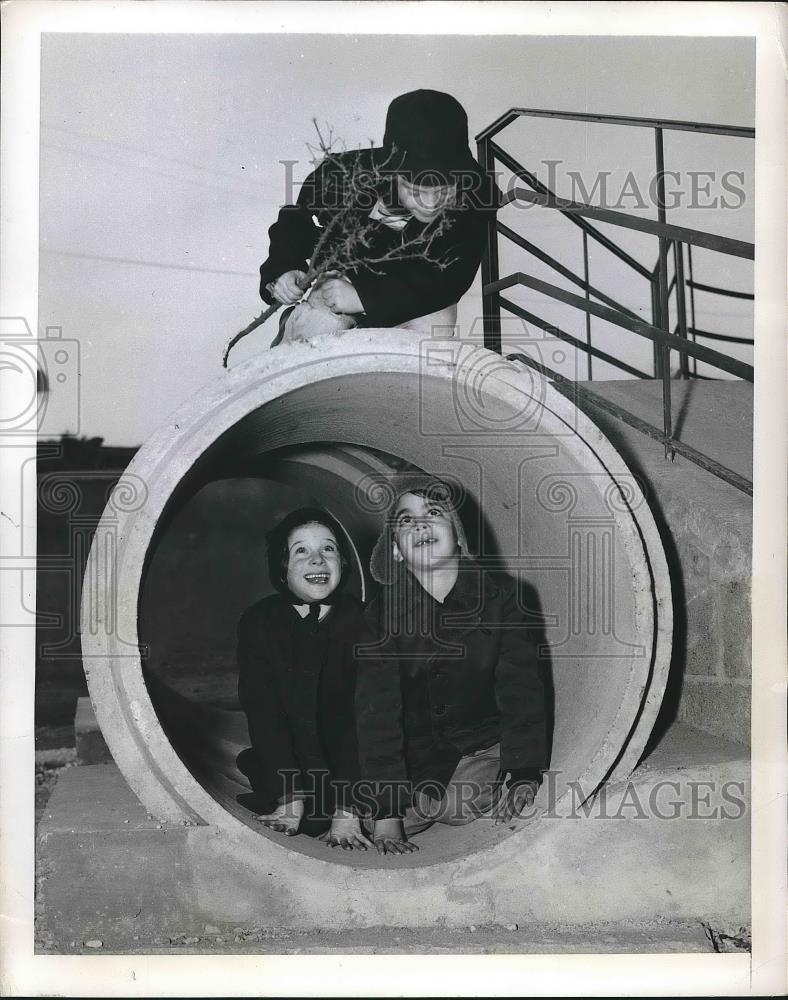 1949 Press Photo Washington Children Play In Parkside Playground - nea95906 - Historic Images