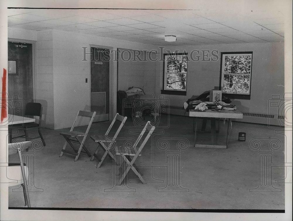 1967 Press Photo Dormitory at Fire Station - Historic Images