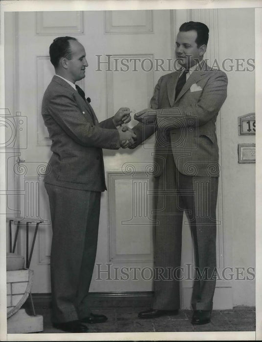 1935 Press Photo Carl Graff, Roberto Muller of Casa De Temp - nea95188 - Historic Images