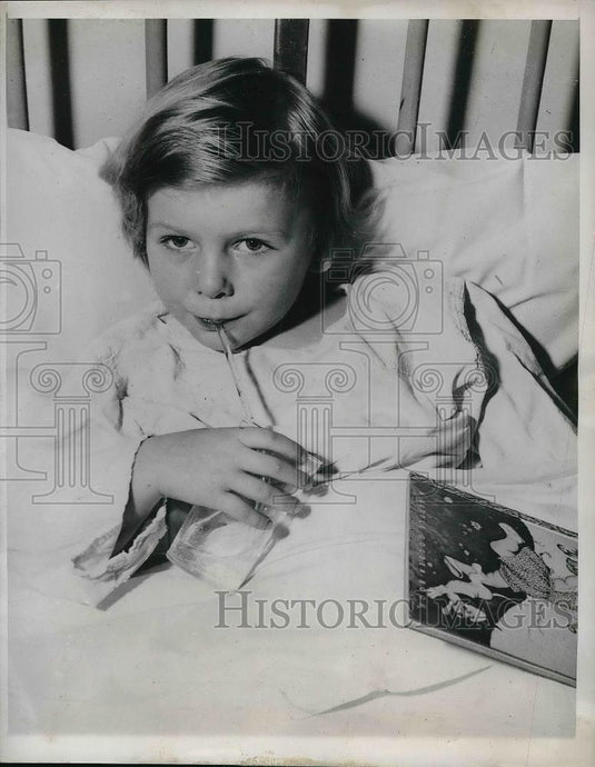 1948 Press Photo Milwaukee, Wis Margaret M Schroeder after dog pack attack - Historic Images