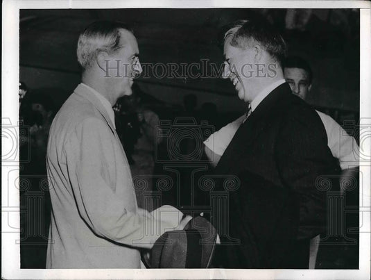 1943 Press Photo Vice President Henry Wallace & Edwin C. Wilson In Panama - Historic Images