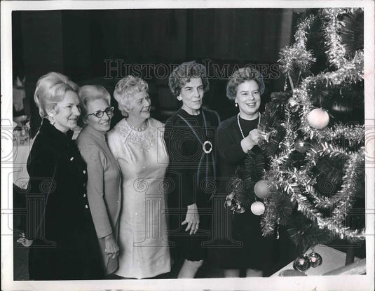 Press Photo Members Of Ohio Savings Association Elect New Officers Case - Historic Images