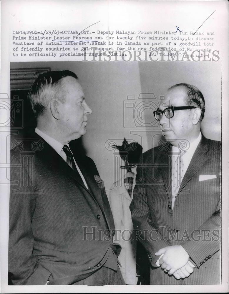 1963 Press Photo Malayan Minister Tun Hazak with Lester Pearson - neb19608 - Historic Images